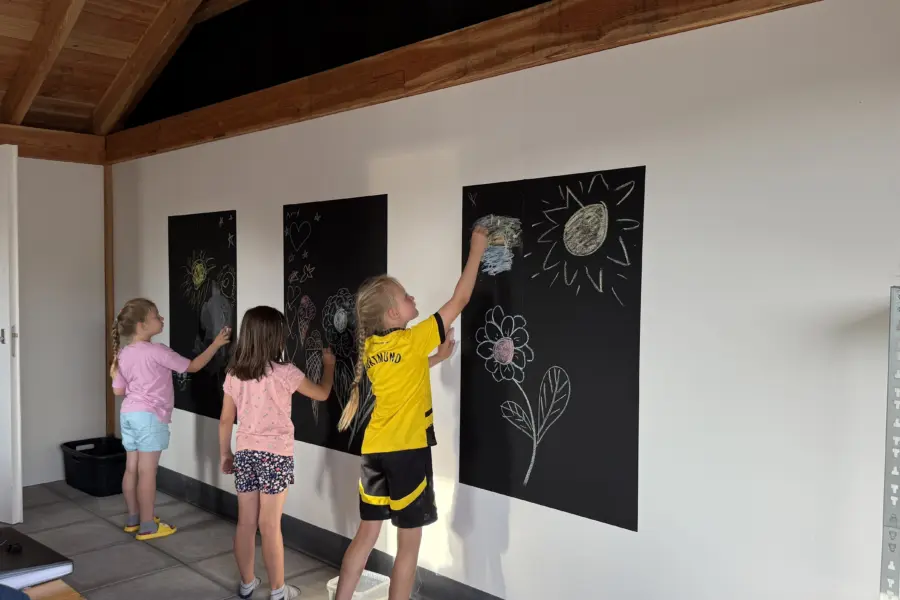 Camping Coogherveld Texel animatie ruimte krijtbord