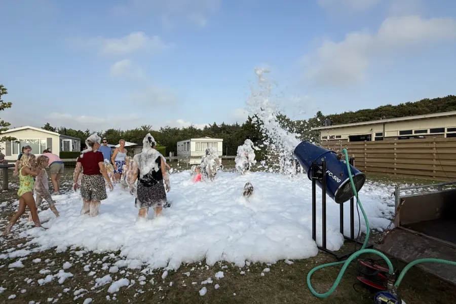 Camping Coogherveld Texel animatie pret met schuim party